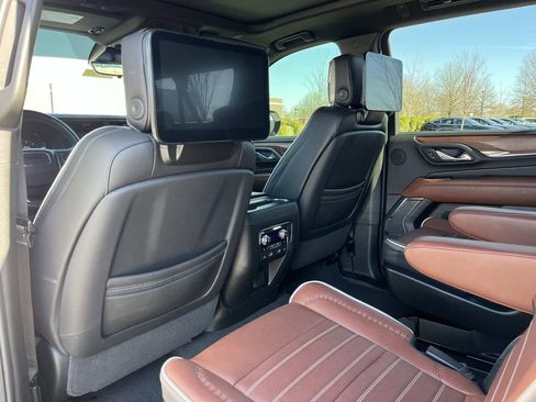 Used 2024 GMC Yukon XL Denali Ultimate image 23