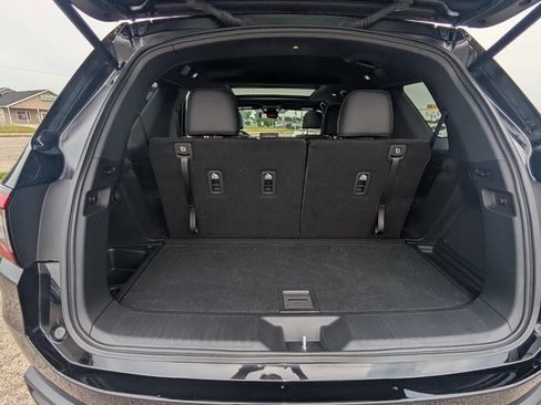 Used 2025 Honda Pilot TrailSport image 25