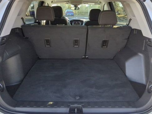 Used 2024 GMC Terrain SLE w/ Driver Convenience Package image 13