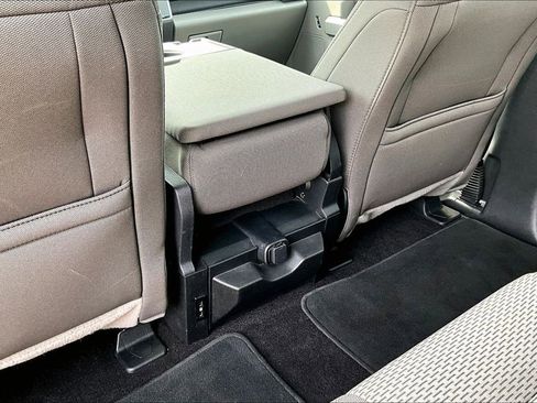 Used 2018 Ford F150 XLT w/ Equipment Group 302A Luxury AWD/4WD image 33