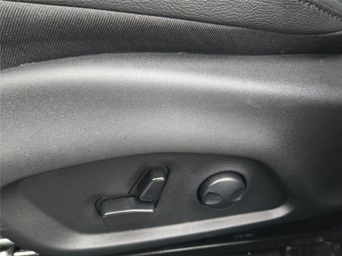 Used 2025 Jeep Compass Limited AWD/4WD image 16