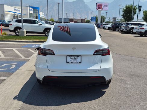 Used 2021 Tesla Model Y Long Range AWD/4WD image 7