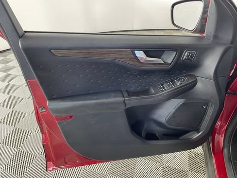 Certified 2020 Ford Escape Titanium AWD/4WD image 10