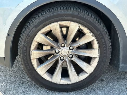 Used 2018 Tesla Model X 100D AWD/4WD image 34