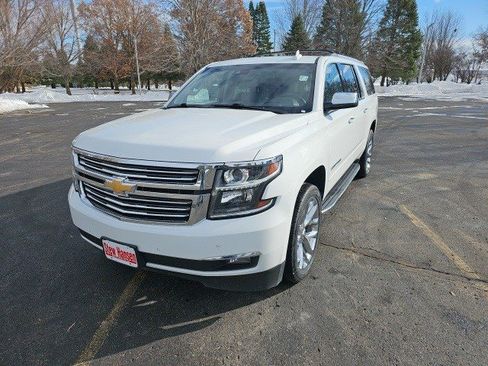 Used 2020 Chevrolet Suburban Premier image 2
