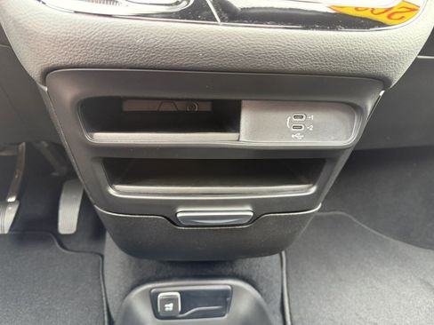 New 2026 Chrysler Pacifica Select FWD image 24