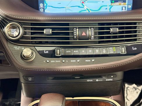 Used 2018 Lexus LS 500 RWD image 16