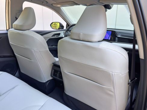 Used 2026 Toyota Camry XLE w/ Premium Plus Package image 33