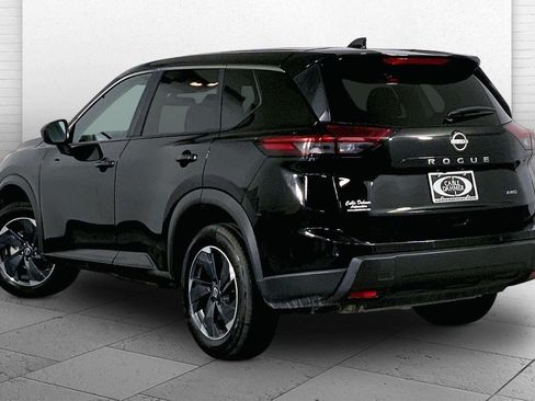 Used 2025 Nissan Rogue SV AWD/4WD image 11