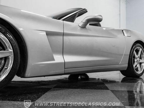 Used 2005 Chevrolet Corvette Convertible w/ Preferred Equipment Group image 21