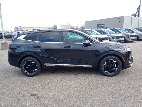 New 2026 Kia Sportage EX image 2