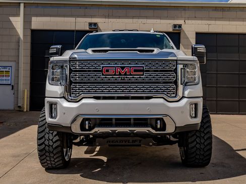 Used 2023 GMC Sierra 3500 Denali w/ Denali Ultimate Package image 2