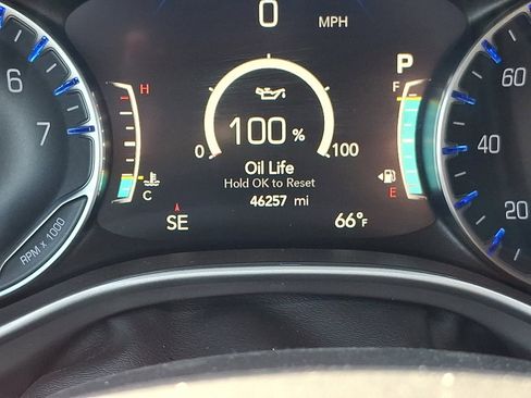 Used 2025 Chrysler Pacifica Select FWD image 21