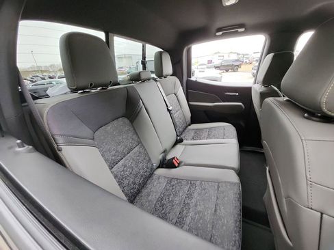 Used 2024 Chevrolet Colorado ZR2 w/ Technology Package image 30