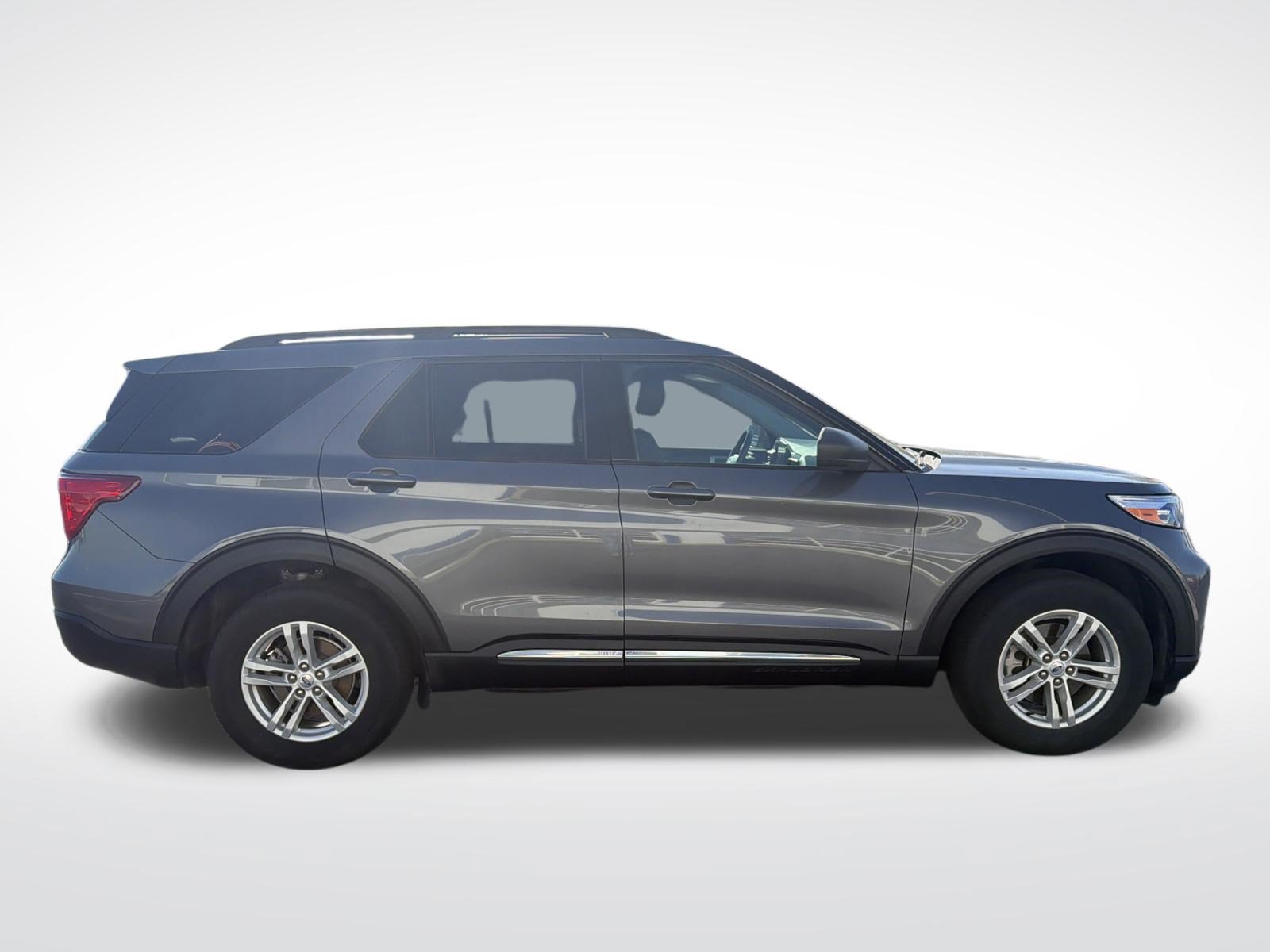 Used 2023 Ford Explorer XLT w/ Class IV Trailer Tow Package AWD/4WD image 7