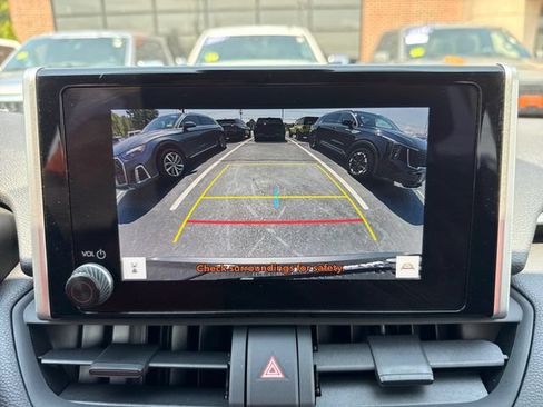Used 2025 Toyota RAV4 LE AWD/4WD image 27