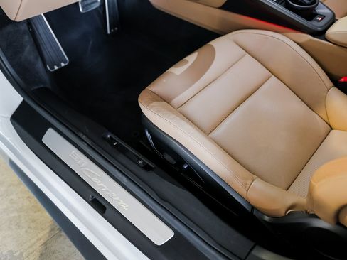 Certified 2022 Porsche 911 Carrera image 14