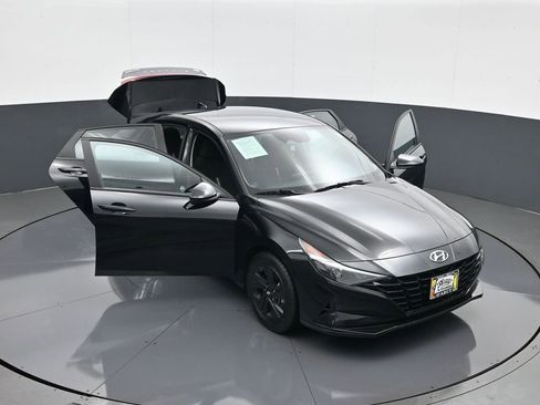 Certified 2023 Hyundai Elantra Blue image 29