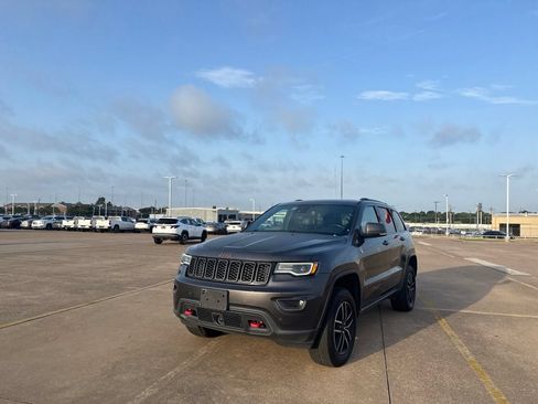 Used 2021 Jeep Grand Cherokee Trailhawk w/ Trailhawk Luxury Group AWD/4WD image 5