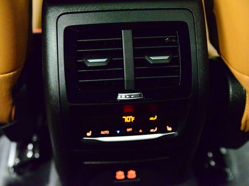 Used 2024 BMW X4 xDrive30i w/ Premium Package image 23