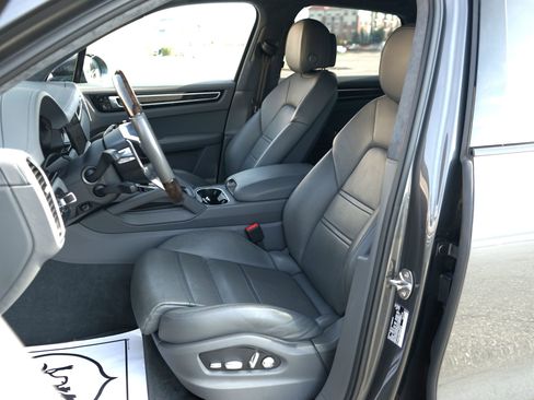 Used 2021 Porsche Cayenne GTS AWD/4WD image 15