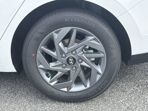 New 2026 Hyundai Elantra Hybrid FWD image 21