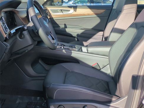 New 2026 Volkswagen Atlas SE image 10