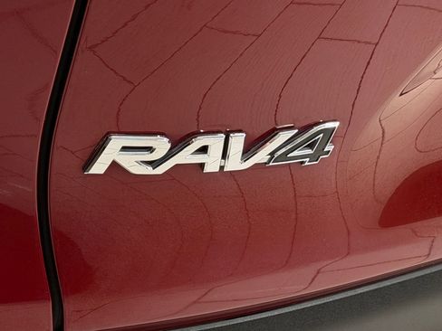 Used 2023 Toyota RAV4 XLE w/ Convenience Package image 33