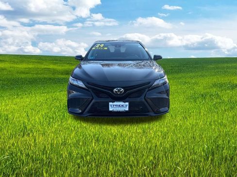 Used 2024 Toyota Camry SE w/ Convenience Package AWD/4WD image 2