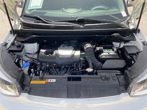 Used 2018 Kia Soul ! FWD image 23