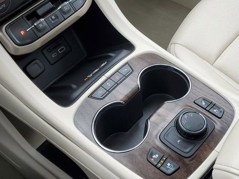 Used 2022 GMC Acadia Denali w/ Denali Ultimate Package image 25