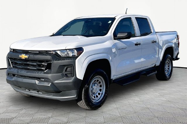 Used 2024 Chevrolet Colorado W/T RWD image 3