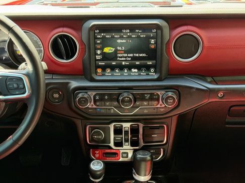 Used 2023 Jeep Wrangler Unlimited Rubicon 4xe AWD/4WD image 13