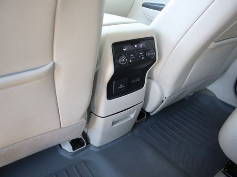 Used 2023 GMC Acadia Denali w/ Denali Ultimate Package image 16