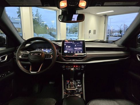 Used 2023 Jeep Compass Trailhawk w/ Trailhawk Convenience Group image 25