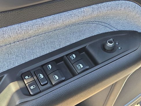 Used 2023 Jeep Compass Latitude w/ Convenience Group image 14