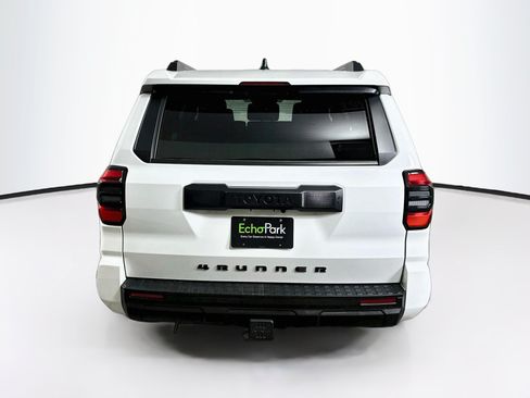 Used 2025 Toyota 4Runner SR5 AWD/4WD image 7