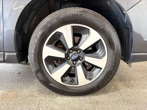 Used 2018 Subaru Forester 2.5i Premium AWD/4WD image 25