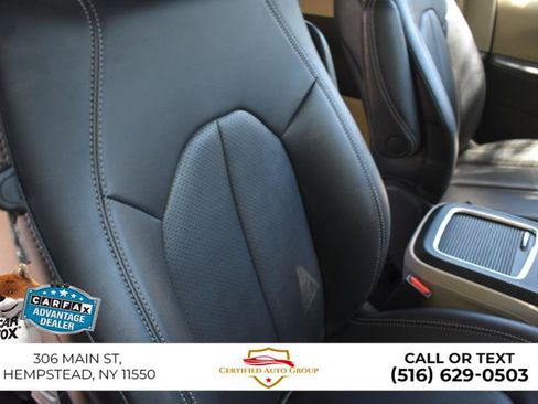 Used 2024 Chrysler Pacifica Touring-L FWD image 21