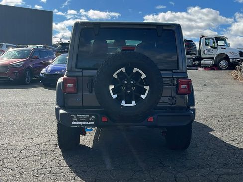 Used 2025 Jeep Wrangler Rubicon w/ Convenience Group image 7