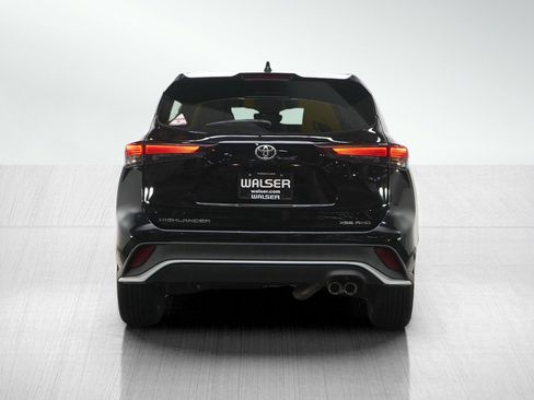 Used 2025 Toyota Highlander XSE AWD/4WD image 4