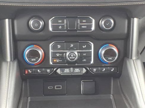 Used 2022 Chevrolet Tahoe Premier image 11