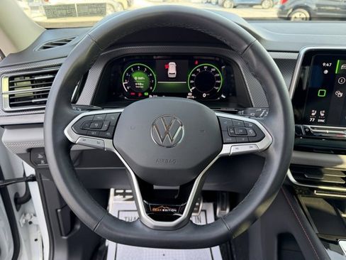 Used 2024 Volkswagen Atlas Peak Edition SE image 27