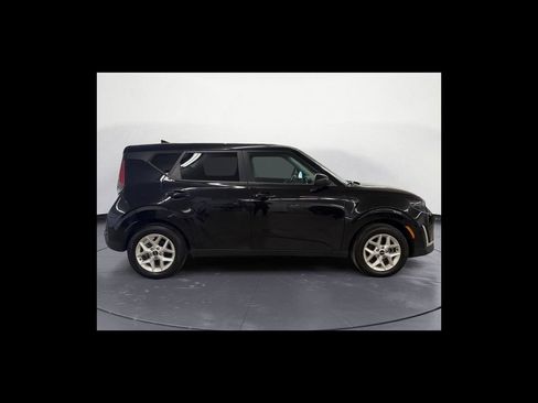Used 2024 Kia Soul LX w/ Option Group 015 FWD image 7