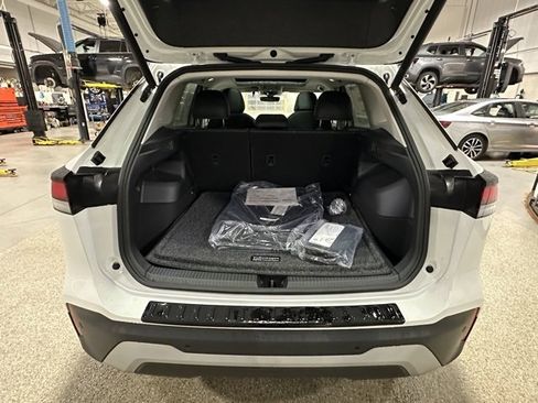 New 2026 Volkswagen Tiguan SE image 16