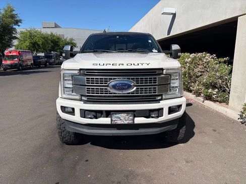 Used 2019 Ford F250 Platinum w/ Platinum Ultimate Package image 2