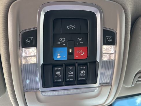 Used 2025 RAM 3500 Longhorn image 26