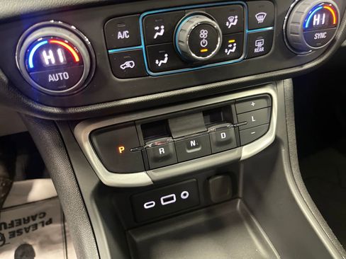 Certified 2024 GMC Terrain SLE w/ Driver Convenience Package AWD/4WD image 24