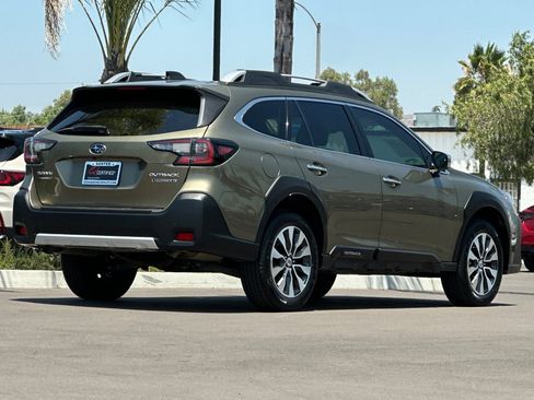 Used 2023 Subaru Outback Touring XT AWD/4WD image 4