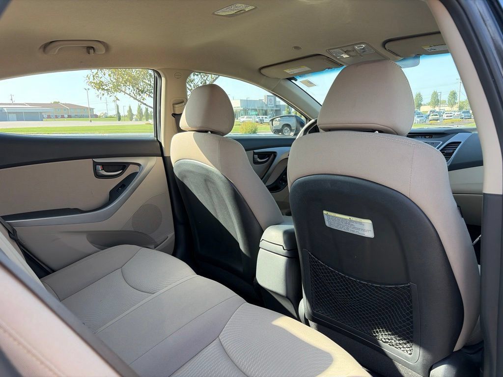 Used 2015 Hyundai Elantra SE w/ Option Group 02 FWD image 30